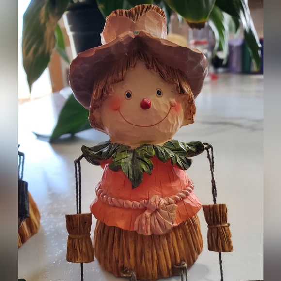 Scarecrow & Pumpkin Head Shelf Sitters 2 Piece Figurine Set - Picture 11 of 14